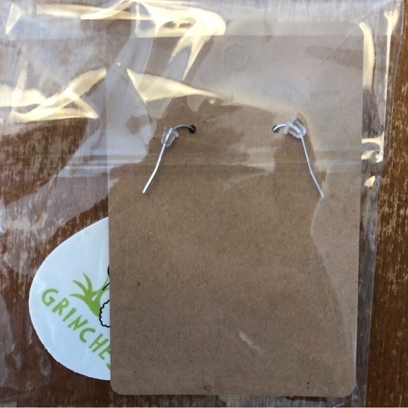 Grinch Drink Up Grinches Holiday Faux Leather Teardrop Earrings New in Package - Picture 7 of 9